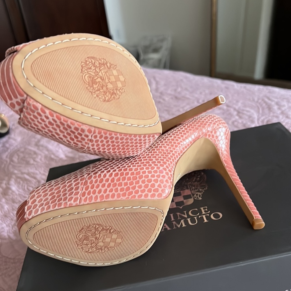 NEW!  Vince Camuto LORIMINA Leather Heels in Rose Blossom - Picture 5 of 6